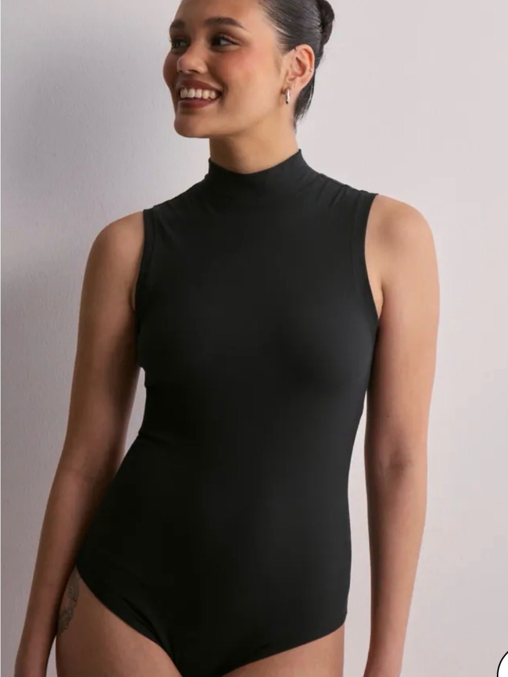 SPANX Ribbed Mock Neck Bodysuit - sz l